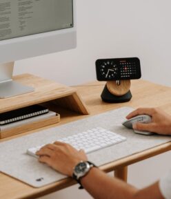 Kabelmanagement im Home Office: Schreibtisch sauber halten ohne Bohren (Mietwohnung-tauglich)